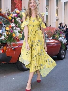 SELF PORTRAIT Floral Asymmetric
Pleated DRESS SIZE 6 YELLOW